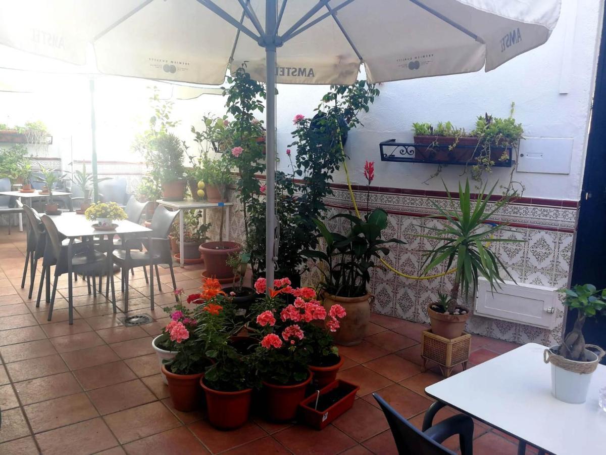 Hostal Restaurante Ego's Campo De Criptana Esterno foto